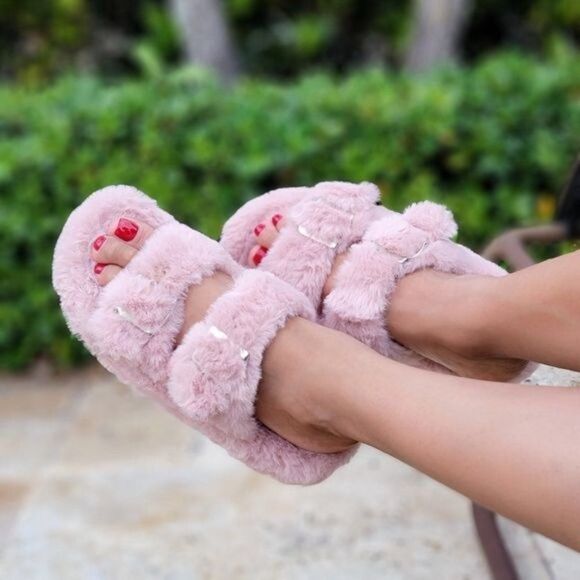 Women's Around Furry Fluffy Flat Slippers Pink Mauve Color - Picture 1 of 4